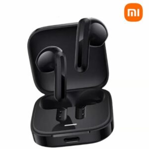 Auriculares inalámbricos Xiaomi Redmi Buds 6 Active de color negro junto a su estuche de carga abierto.