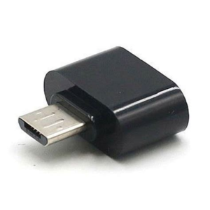 Adaptador compacto de color negro con conector micro USB sobre fondo blanco.