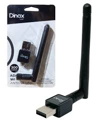 Antena USB Wi-Fi marca Dinax con conector estándar para mejorar la recepción de señal inalámbrica en computadoras.