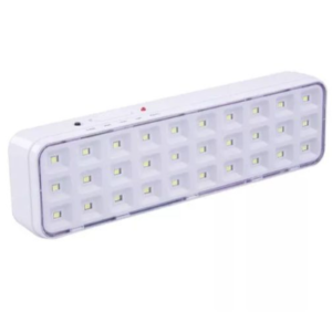 Luz de emergencia rectangular blanca con una matriz de 30 bombillas LED individuales sobre un fondo blanco.