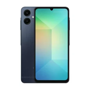 Vista frontal y trasera del smartphone Samsung Galaxy A06 en color azul oscuro con pantalla encendida.